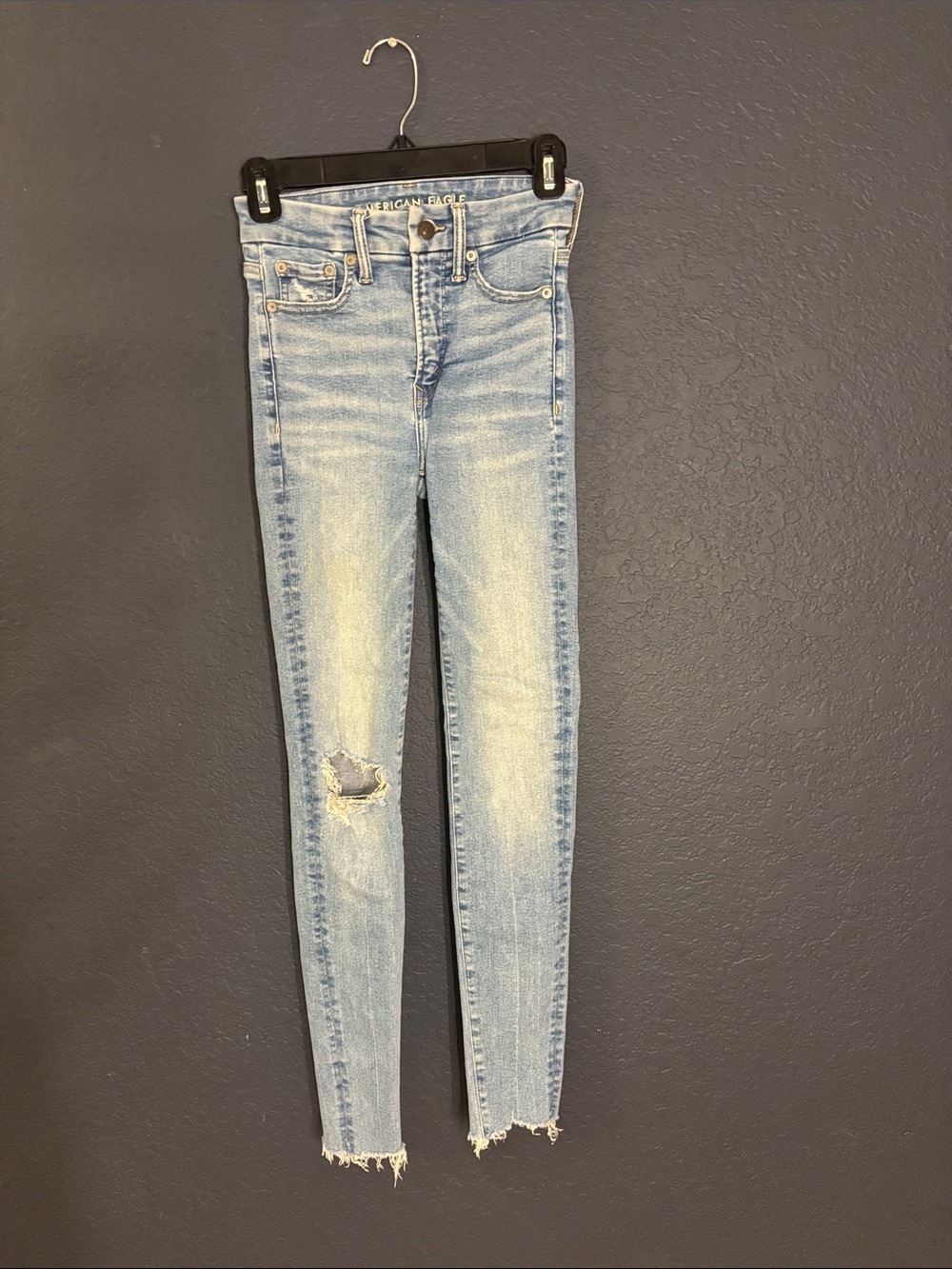 American Eagle Outfitters Light Wash Distressed High-Rise Skinny Jeans